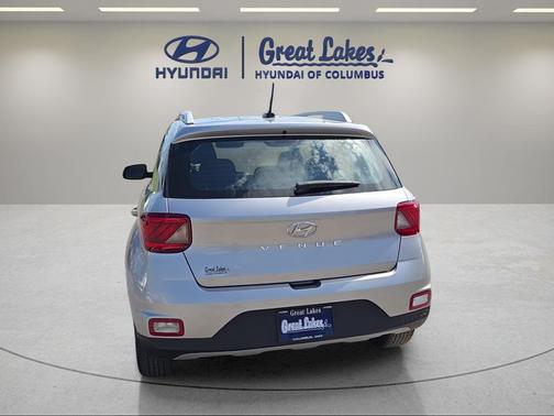 Shimmering Silver 2023 Hyundai VENUE SEL