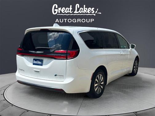 2022 Chrysler Pacifica Hybrid Touring L