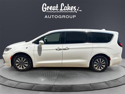 2022 Chrysler Pacifica Hybrid Touring L