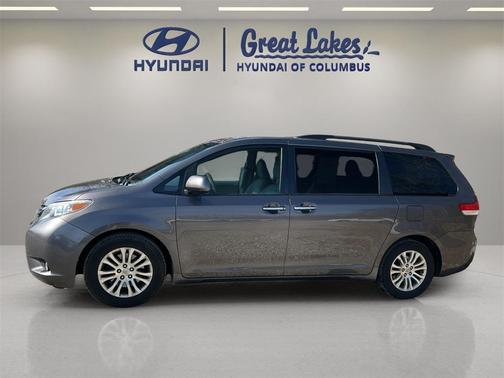 2012 Toyota Sienna XLE