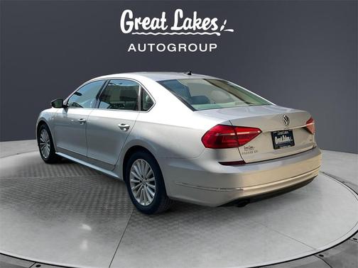 2016 Volkswagen Passat 1.8T SE