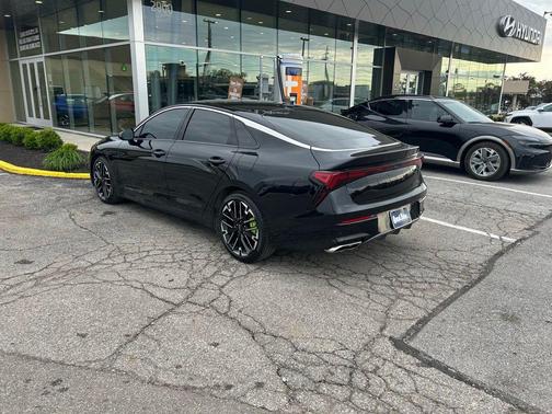Aurora Black Pearl 2025 Kia K5 GT