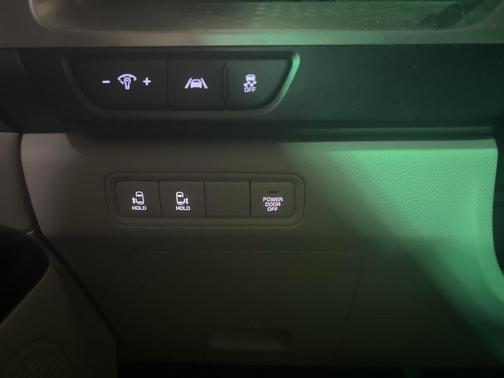 2022 Kia Carnival LXS