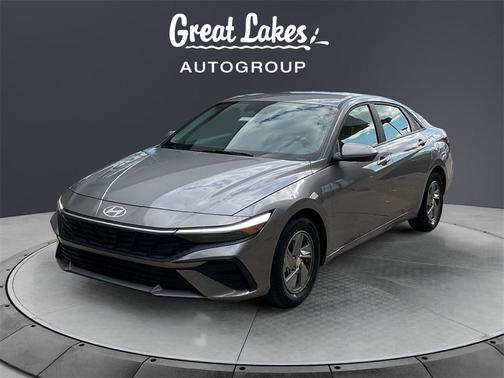 2024 Hyundai ELANTRA SE