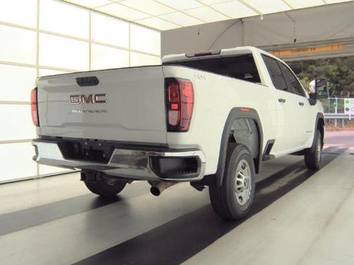 Summit White 2022 GMC Sierra 2500 Pro