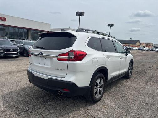 Crystal White Pearl 2022 Subaru Ascent Premium 8-Passenger