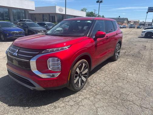 Diamond Red 2025 Mitsubishi Outlander SE