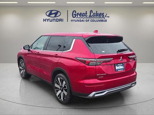 Diamond Red 2025 Mitsubishi Outlander SE