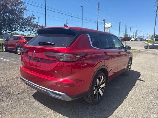 Diamond Red 2025 Mitsubishi Outlander SE