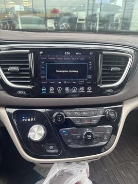 2020 Chrysler Pacifica Touring-L Plus