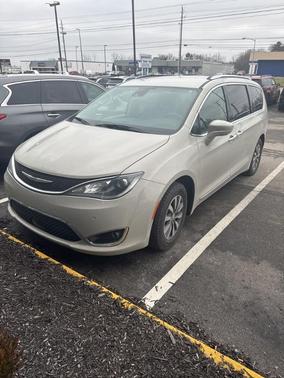 2020 Chrysler Pacifica Touring-L Plus