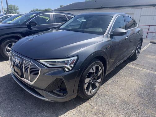 Daytona Gray Pearl Effect 2021 Audi e-tron Premium