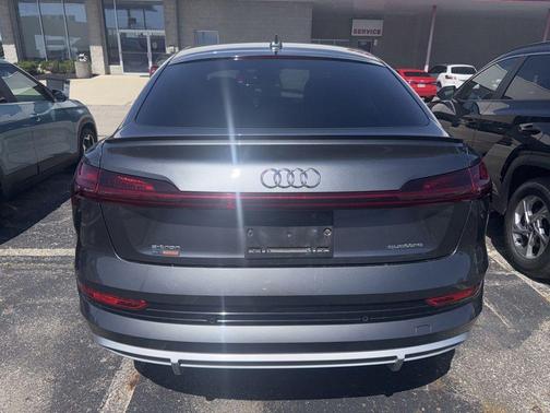 Daytona Gray Pearl Effect 2021 Audi e-tron Premium