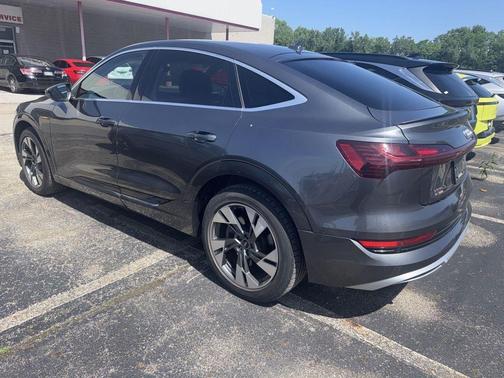 Daytona Gray Pearl Effect 2021 Audi e-tron Premium