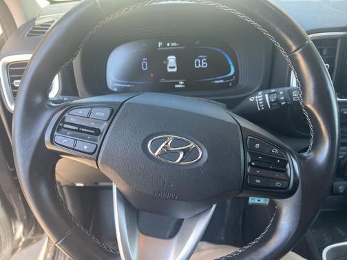 2023 Hyundai VENUE SEL