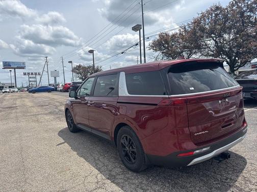 Flare Red 2023 Kia Carnival LX Seat Package