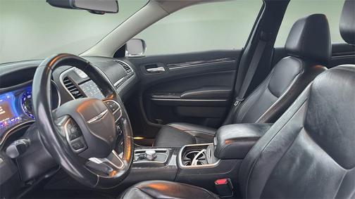 2019 Chrysler 300 Touring