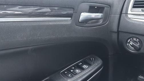 2019 Chrysler 300 Touring