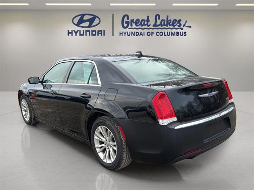 2019 Chrysler 300 Touring