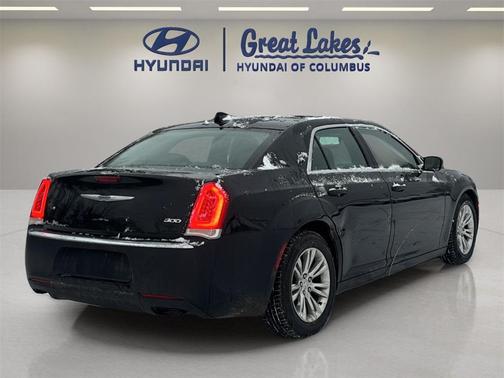 2019 Chrysler 300 Touring