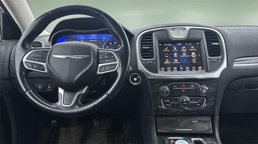 2019 Chrysler 300 Touring