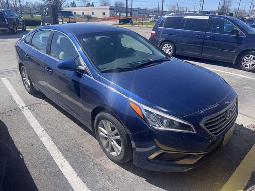 2017 Hyundai SONATA SE