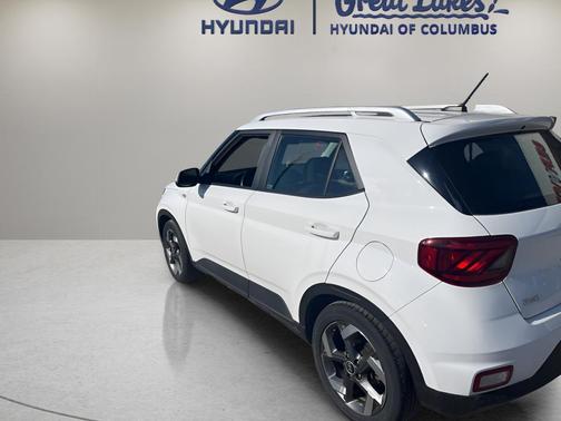2023 Hyundai VENUE SEL