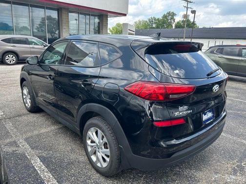 Black Noir Pearl 2020 Hyundai TUCSON SE