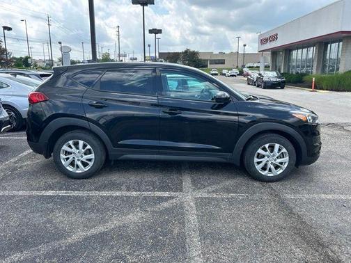 Black Noir Pearl 2020 Hyundai TUCSON SE