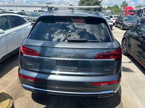 Daytona Gray Pearl Effect 2022 Audi Q5 45 S line Prestige