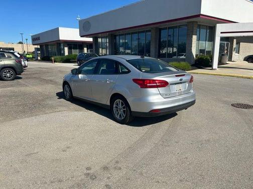 Ingot Silver 2018 Ford Focus SE
