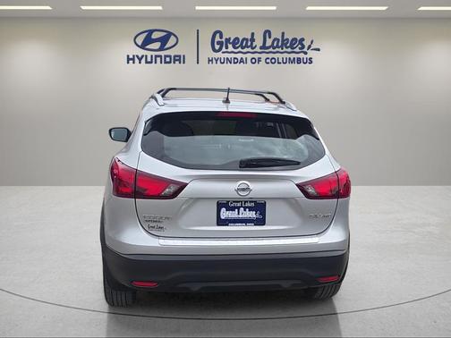 Brilliant Silver 2017 Nissan Rogue Sport SV