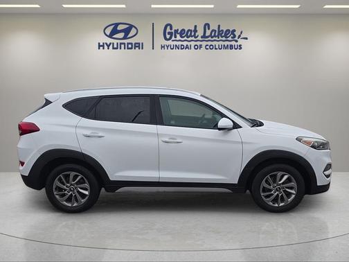 Dazzling White 2018 Hyundai TUCSON SEL