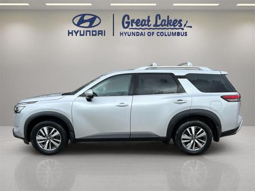 2022 Nissan Pathfinder SL