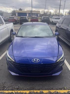 2022 Hyundai ELANTRA SEL