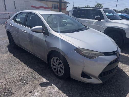 Classic Silver Metallic 2018 Toyota Corolla LE