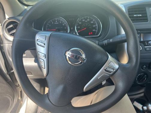2016 Nissan Versa 1.6 SV