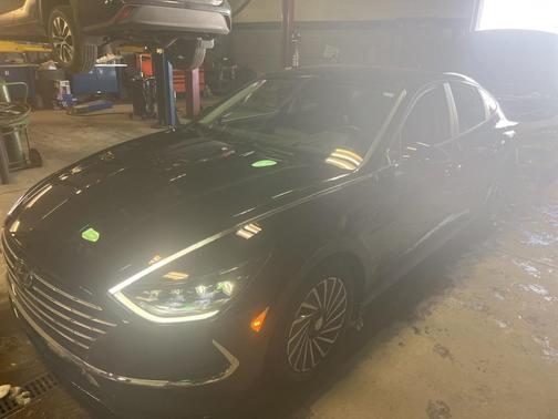 2021 Hyundai SONATA Hybrid Limited