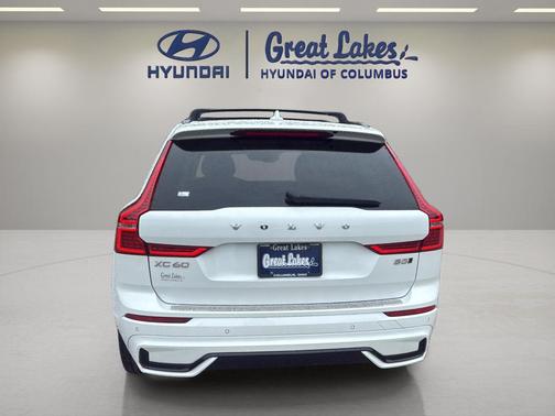 Crystal White 2025 Volvo XC60 B5 Ultra
