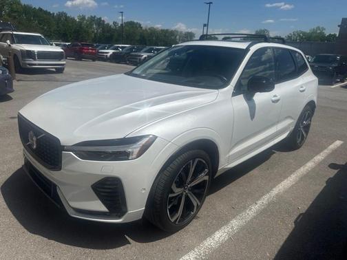 Crystal White 2025 Volvo XC60 B5 Ultra