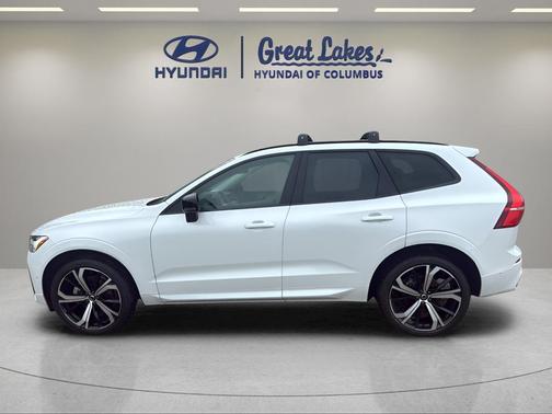 Crystal White 2025 Volvo XC60 B5 Ultra