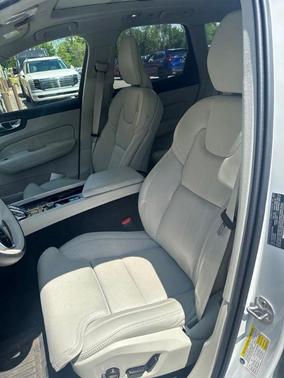 Crystal White 2025 Volvo XC60 B5 Ultra