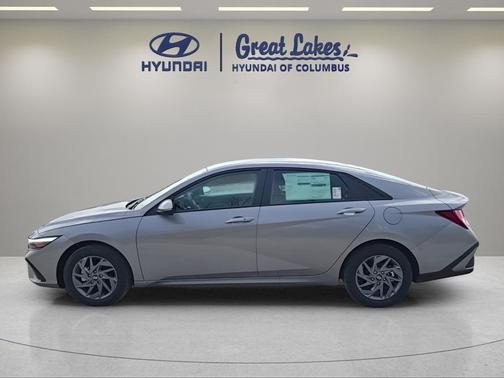 Metal 2026 Hyundai ELANTRA HEV Blue