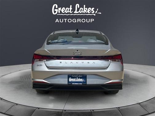 2023 Hyundai ELANTRA SE