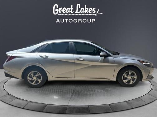 2023 Hyundai ELANTRA SE