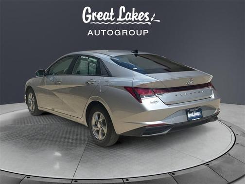 2023 Hyundai ELANTRA SE