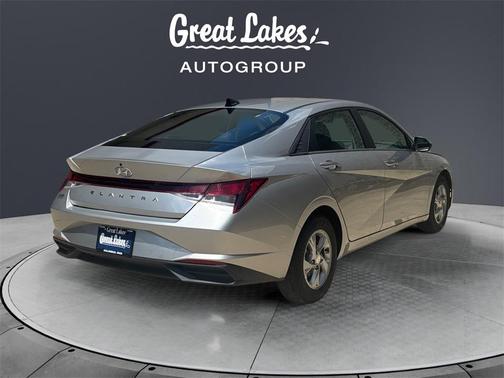 2023 Hyundai ELANTRA SE