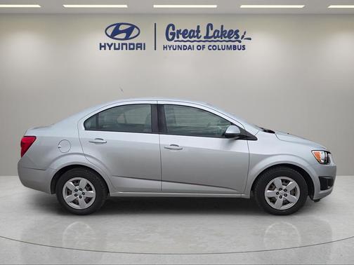Silver Ice Metallic 2016 Chevrolet Sonic LS