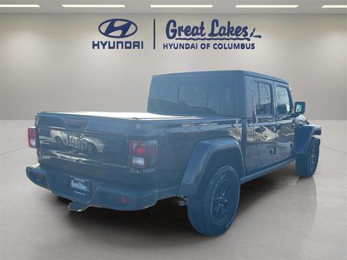 2022 Jeep Gladiator Sport