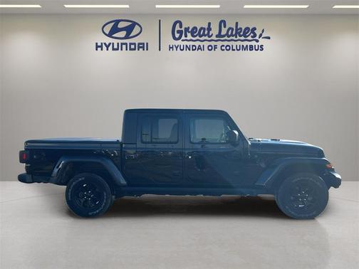 2022 Jeep Gladiator Sport